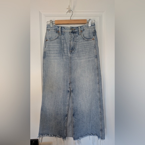 Lucky Brand Dresses & Skirts - Lucky Brand Women’s Front Slit Denim Skirt Light Wash Size 0